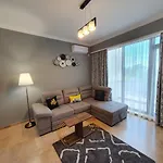 Solid Apartment *