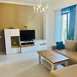Solid Apartment Mamaia
