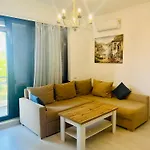 Solid Apartment