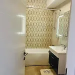 Solid Apartment Mamaia