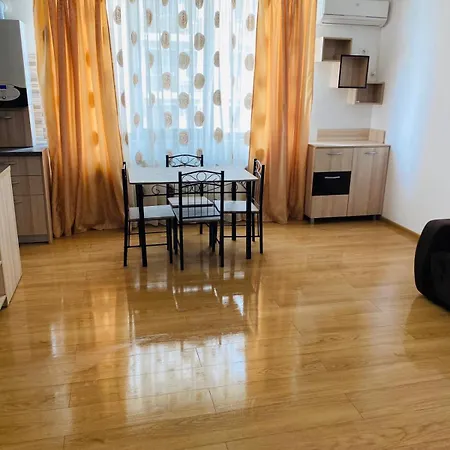 Solid Mamaia